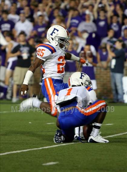 Thumbnail 2 in East St. Louis vs. Elder (Skyline Crosstown Showdown) photogallery.