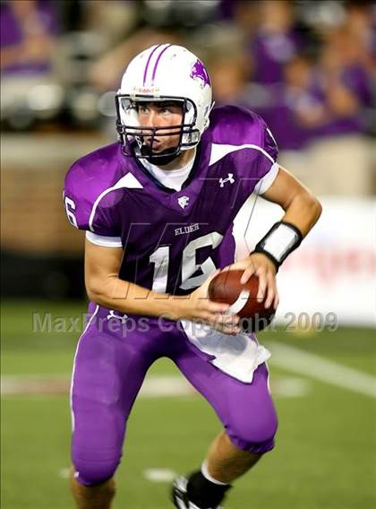 Thumbnail 2 in East St. Louis vs. Elder (Skyline Crosstown Showdown) photogallery.