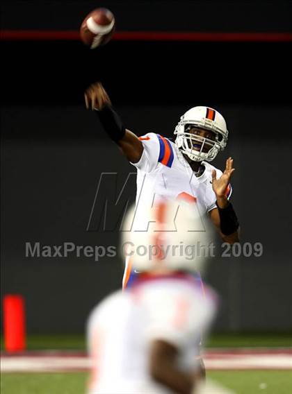 Thumbnail 2 in East St. Louis vs. Elder (Skyline Crosstown Showdown) photogallery.
