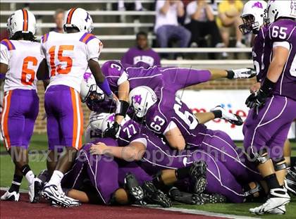 Thumbnail 2 in East St. Louis vs. Elder (Skyline Crosstown Showdown) photogallery.