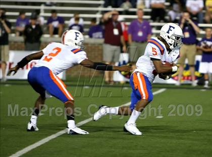 Thumbnail 2 in East St. Louis vs. Elder (Skyline Crosstown Showdown) photogallery.