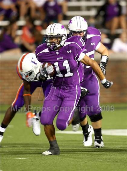 Thumbnail 2 in East St. Louis vs. Elder (Skyline Crosstown Showdown) photogallery.