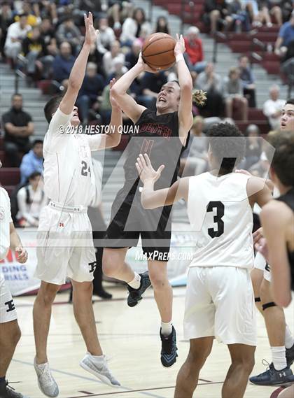 Thumbnail 3 in Mount Si vs. Pinnacle (Rancho Mirage Holiday Invitational) photogallery.