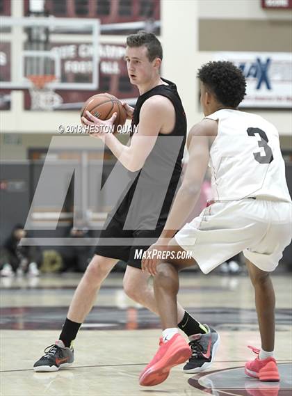 Thumbnail 3 in Mount Si vs. Pinnacle (Rancho Mirage Holiday Invitational) photogallery.