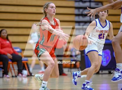 Thumbnail 2 in Grand Oaks vs The Woodlands photogallery.