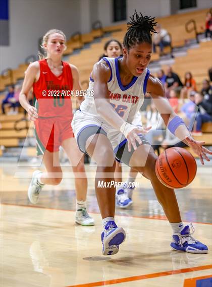 Thumbnail 1 in Grand Oaks vs The Woodlands photogallery.