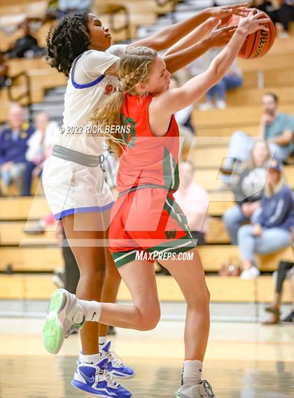 Thumbnail 3 in Grand Oaks vs The Woodlands photogallery.