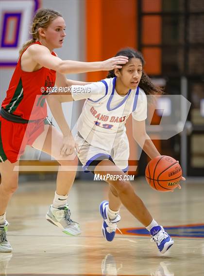 Thumbnail 3 in Grand Oaks vs The Woodlands photogallery.