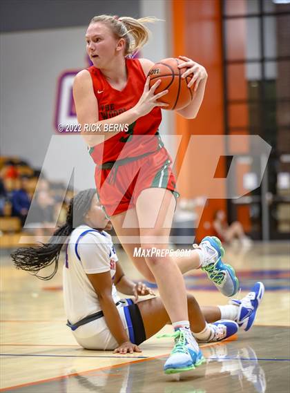 Thumbnail 3 in Grand Oaks vs The Woodlands photogallery.