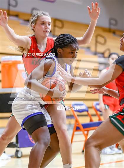 Thumbnail 3 in Grand Oaks vs The Woodlands photogallery.