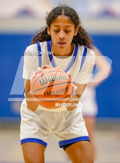 Thumbnail 3 in Grand Oaks vs The Woodlands photogallery.