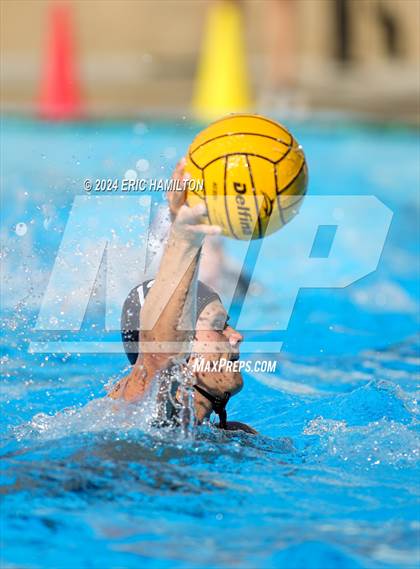Thumbnail 2 in JSerra Catholic vs. Bishop's photogallery.