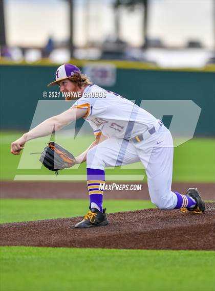Thumbnail 1 in Marshall @ Hallsville (UIL 5A Quarterfinal) photogallery.