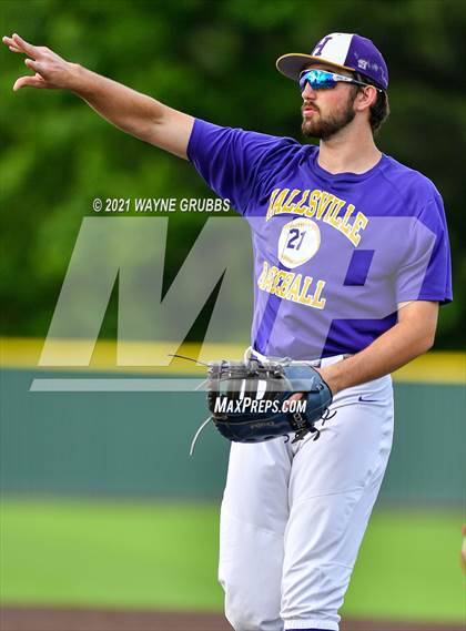 Thumbnail 1 in Marshall @ Hallsville (UIL 5A Quarterfinal) photogallery.