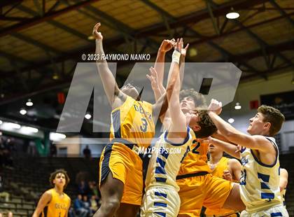 Thumbnail 1 in Delta vs. Centerville (IHSAA 3A Sec 24 Semifinal) photogallery.