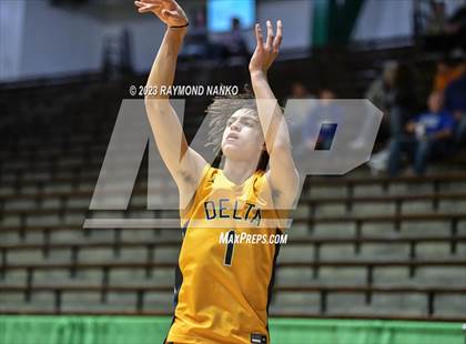 Thumbnail 3 in Delta vs. Centerville (IHSAA 3A Sec 24 Semifinal) photogallery.