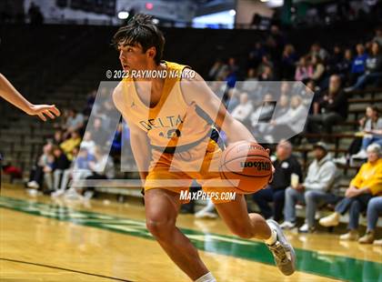 Thumbnail 1 in Delta vs. Centerville (IHSAA 3A Sec 24 Semifinal) photogallery.