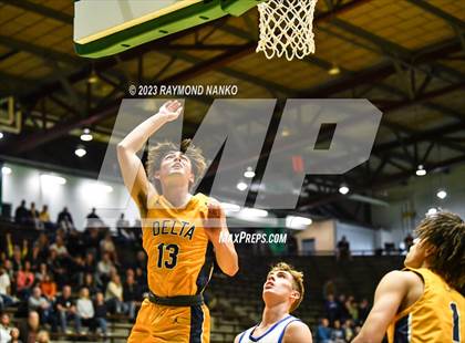 Thumbnail 1 in Delta vs. Centerville (IHSAA 3A Sec 24 Semifinal) photogallery.