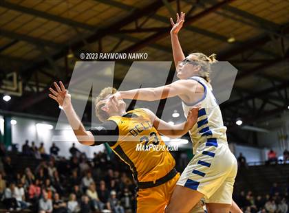 Thumbnail 3 in Delta vs. Centerville (IHSAA 3A Sec 24 Semifinal) photogallery.