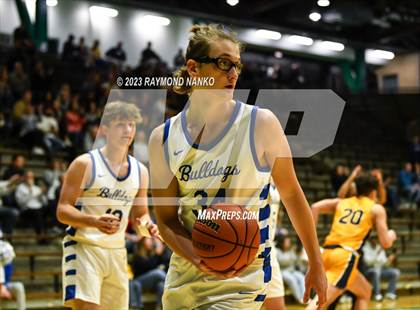 Thumbnail 3 in Delta vs. Centerville (IHSAA 3A Sec 24 Semifinal) photogallery.