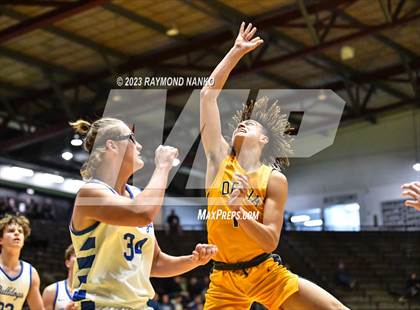 Thumbnail 1 in Delta vs. Centerville (IHSAA 3A Sec 24 Semifinal) photogallery.