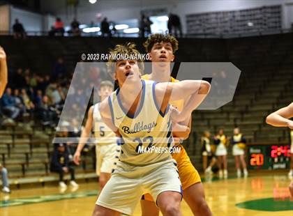 Thumbnail 2 in Delta vs. Centerville (IHSAA 3A Sec 24 Semifinal) photogallery.