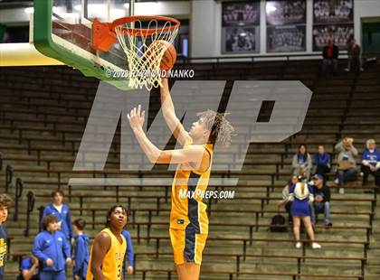 Thumbnail 3 in Delta vs. Centerville (IHSAA 3A Sec 24 Semifinal) photogallery.
