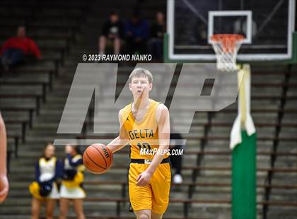 Thumbnail 1 in Delta vs. Centerville (IHSAA 3A Sec 24 Semifinal) photogallery.