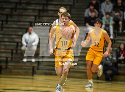 Thumbnail 1 in Delta vs. Centerville (IHSAA 3A Sec 24 Semifinal) photogallery.