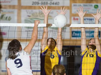 Thumbnail 2 in Escalon @ Modesto Christian photogallery.