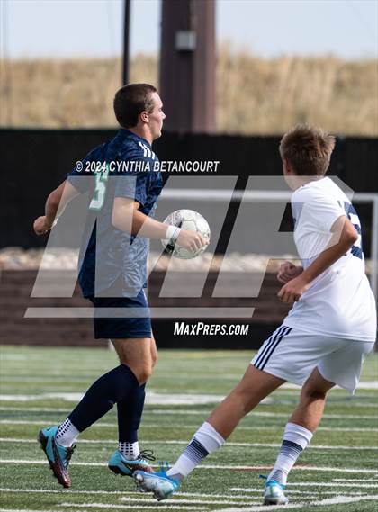 Thumbnail 3 in Valor Christian vs Thunder Ridge photogallery.