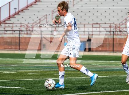 Thumbnail 3 in Valor Christian vs Thunder Ridge photogallery.