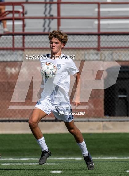 Thumbnail 3 in Valor Christian vs Thunder Ridge photogallery.
