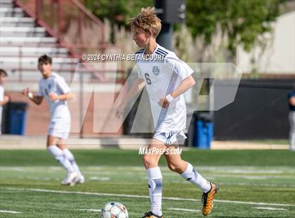Thumbnail 2 in Valor Christian vs Thunder Ridge photogallery.