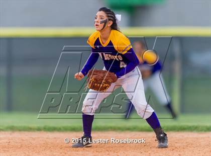 Thumbnail 2 in San Benito vs O'Connor (6A Regional Semifinal) photogallery.