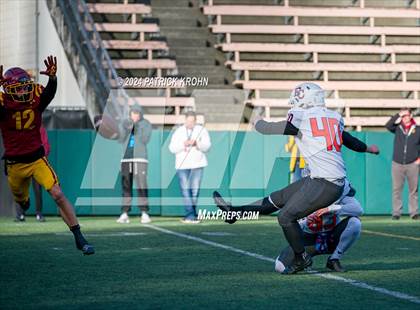 Thumbnail 2 in Eastside Catholic vs. O'Dea (WIAA 3A Semi Finals) photogallery.