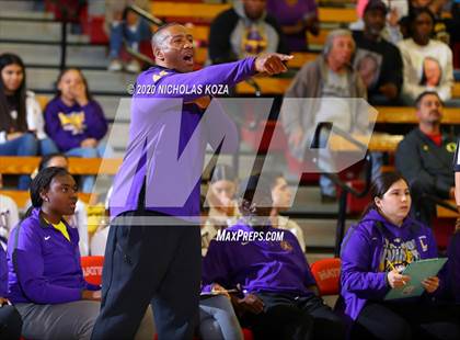 Thumbnail 1 in Mater Dei vs. Lynwood (CIF SS Open Playoffs) photogallery.
