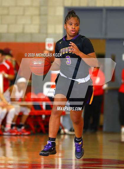 Thumbnail 2 in Mater Dei vs. Lynwood (CIF SS Open Playoffs) photogallery.