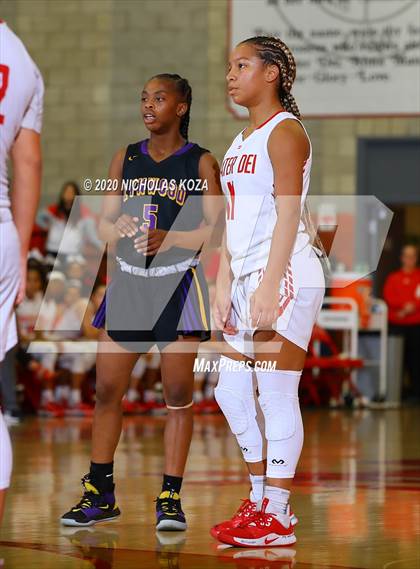 Thumbnail 2 in Mater Dei vs. Lynwood (CIF SS Open Playoffs) photogallery.