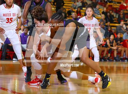 Thumbnail 1 in Mater Dei vs. Lynwood (CIF SS Open Playoffs) photogallery.