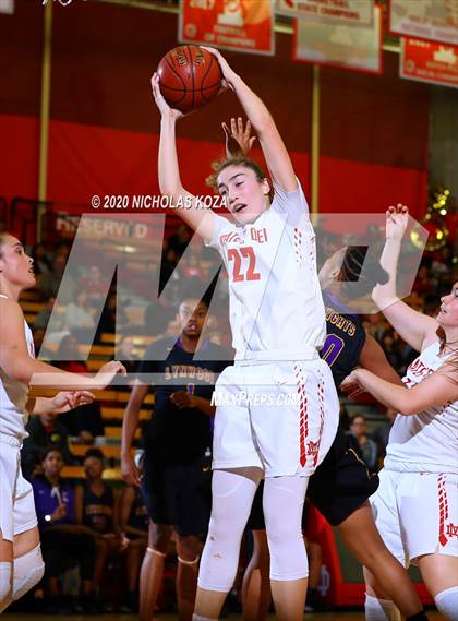 Thumbnail 1 in Mater Dei vs. Lynwood (CIF SS Open Playoffs) photogallery.
