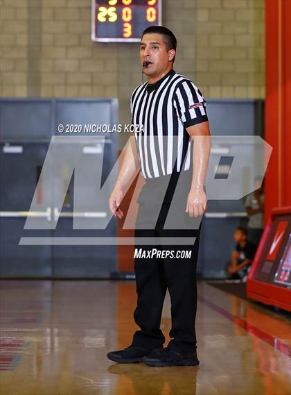 Thumbnail 2 in Mater Dei vs. Lynwood (CIF SS Open Playoffs) photogallery.