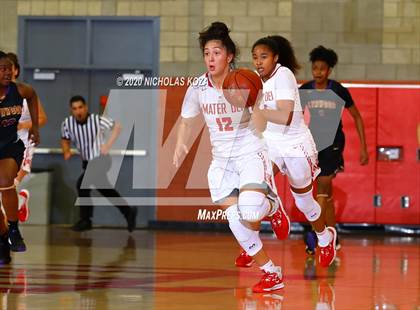 Thumbnail 2 in Mater Dei vs. Lynwood (CIF SS Open Playoffs) photogallery.