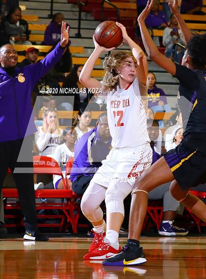 Thumbnail 3 in Mater Dei vs. Lynwood (CIF SS Open Playoffs) photogallery.