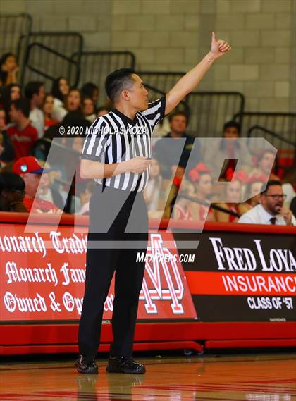 Thumbnail 3 in Mater Dei vs. Lynwood (CIF SS Open Playoffs) photogallery.