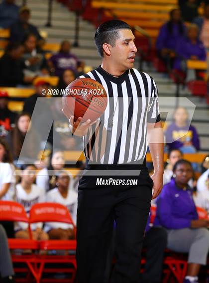 Thumbnail 3 in Mater Dei vs. Lynwood (CIF SS Open Playoffs) photogallery.