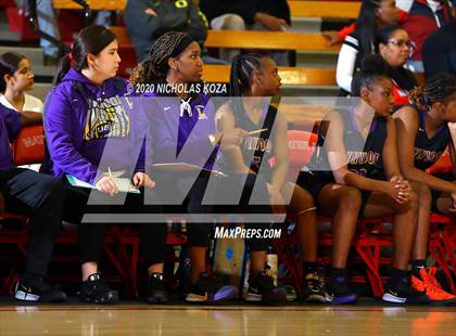 Thumbnail 3 in Mater Dei vs. Lynwood (CIF SS Open Playoffs) photogallery.