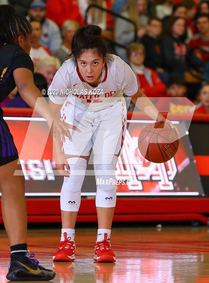Thumbnail 1 in Mater Dei vs. Lynwood (CIF SS Open Playoffs) photogallery.