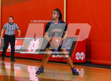 Thumbnail 3 in Mater Dei vs. Lynwood (CIF SS Open Playoffs) photogallery.