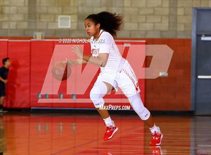 Thumbnail 3 in Mater Dei vs. Lynwood (CIF SS Open Playoffs) photogallery.